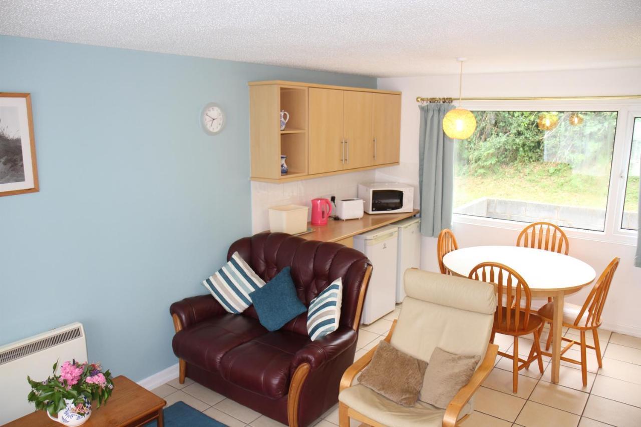 Freshwater Bay Holiday Cottages بيمبروك المظهر الخارجي الصورة