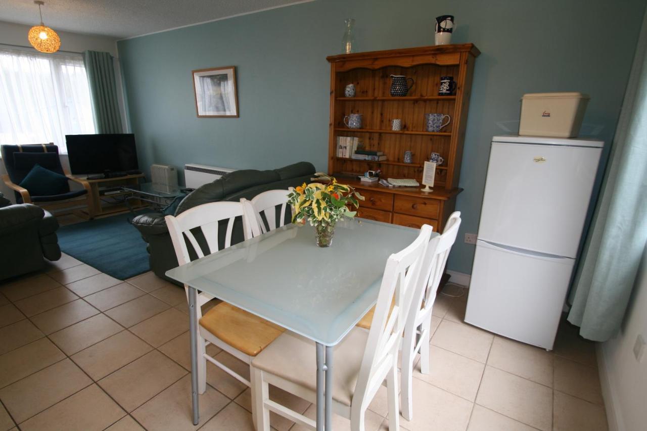 Freshwater Bay Holiday Cottages بيمبروك المظهر الخارجي الصورة