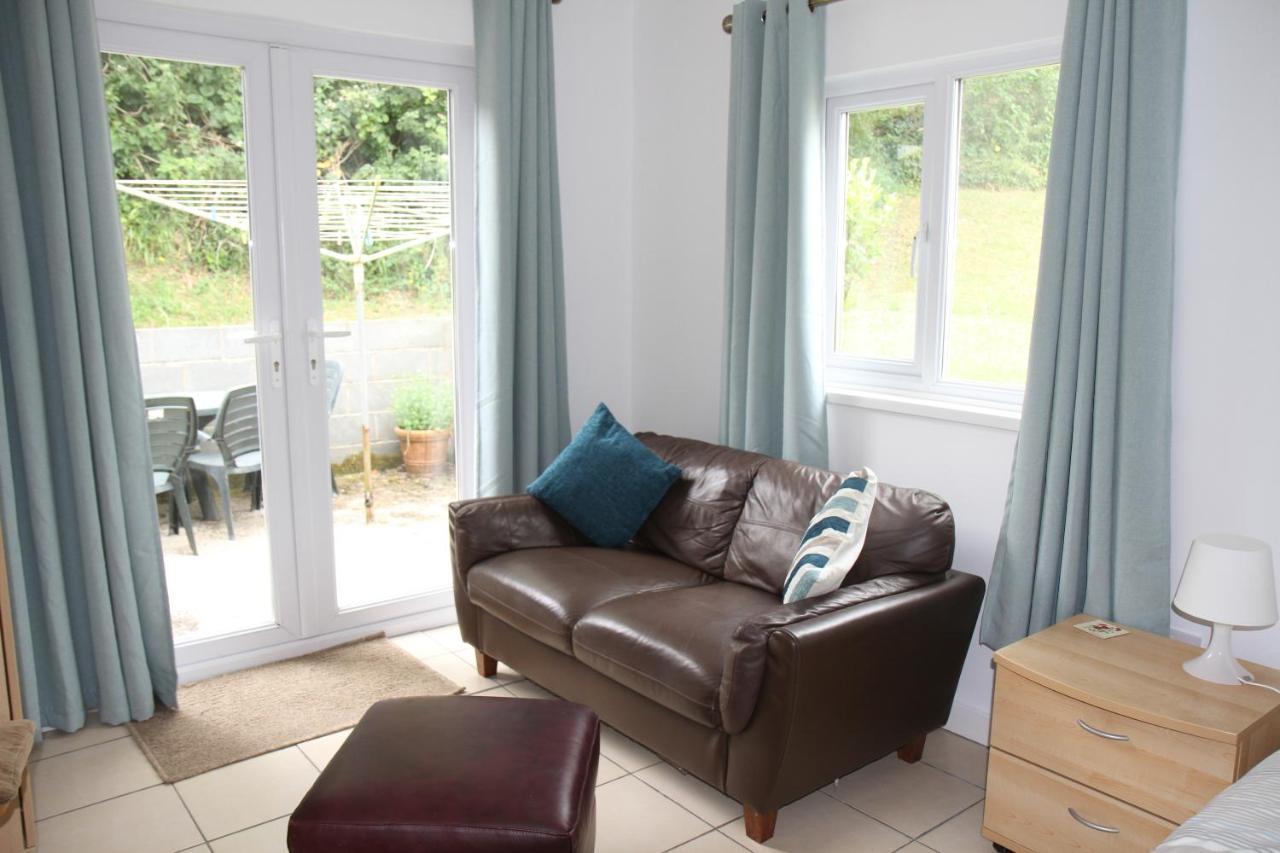 Freshwater Bay Holiday Cottages بيمبروك المظهر الخارجي الصورة