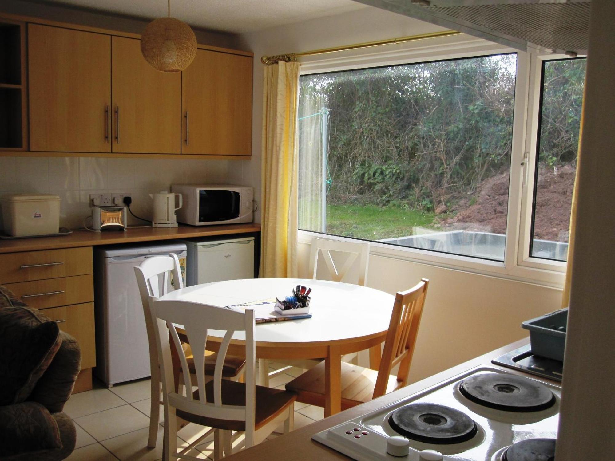 Freshwater Bay Holiday Cottages بيمبروك الغرفة الصورة