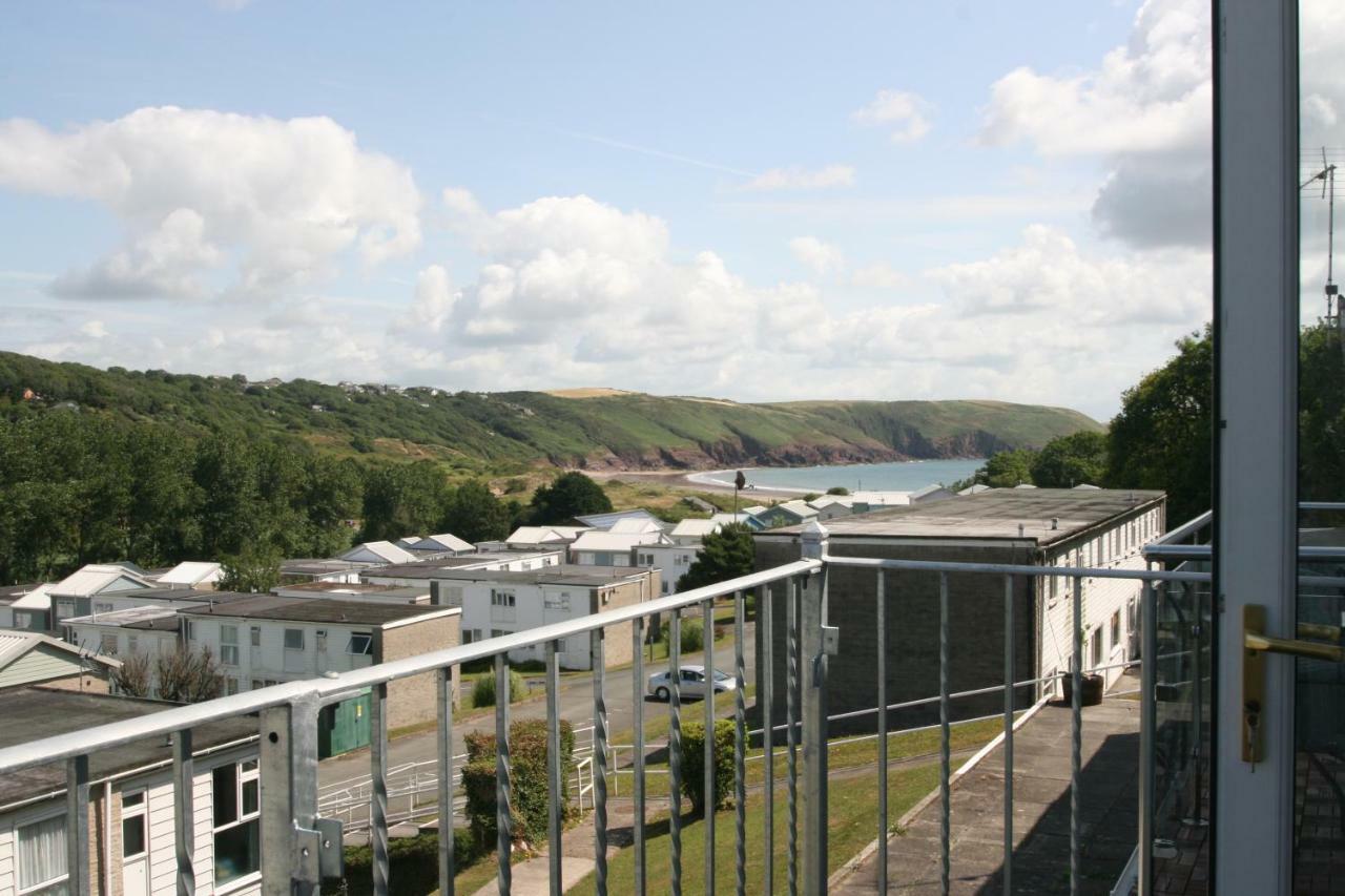 Freshwater Bay Holiday Cottages بيمبروك المظهر الخارجي الصورة