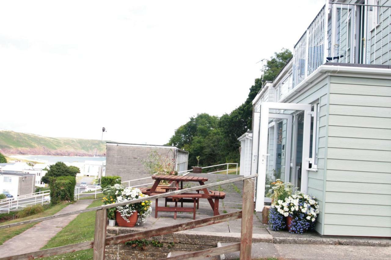 Freshwater Bay Holiday Cottages بيمبروك المظهر الخارجي الصورة