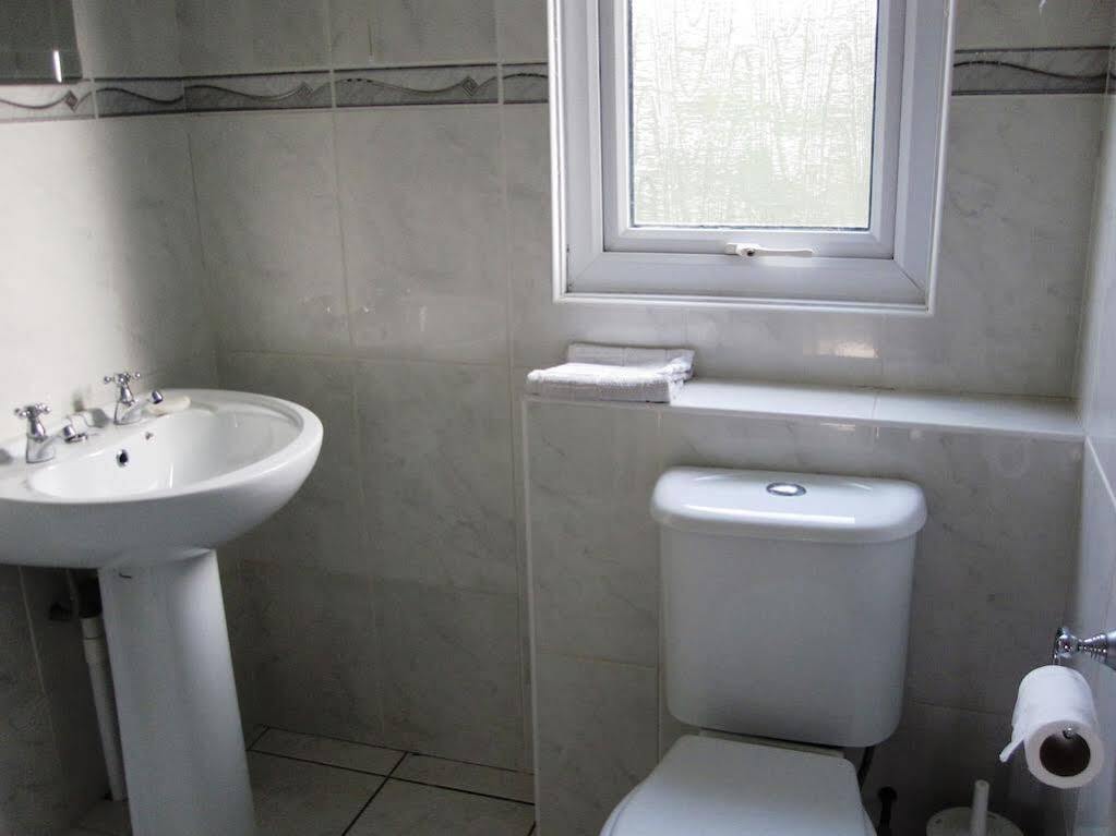 Freshwater Bay Holiday Cottages بيمبروك المظهر الخارجي الصورة